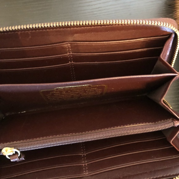 Coach Signature Print Zippy Wallet - Picture 7 of 8